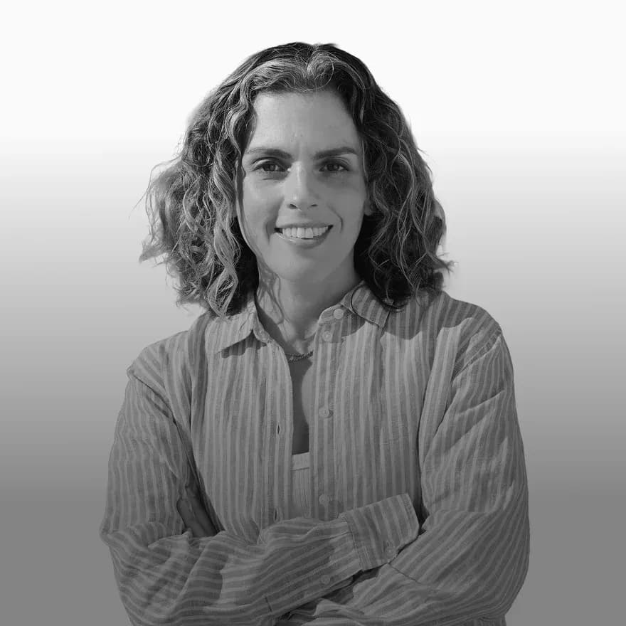 Black-and-white portrait of FTL Principal Product Designer Jennifer Livingston, an experienced product design leader specializing in user-centered software, data visualization, and commercial building technology solutions.